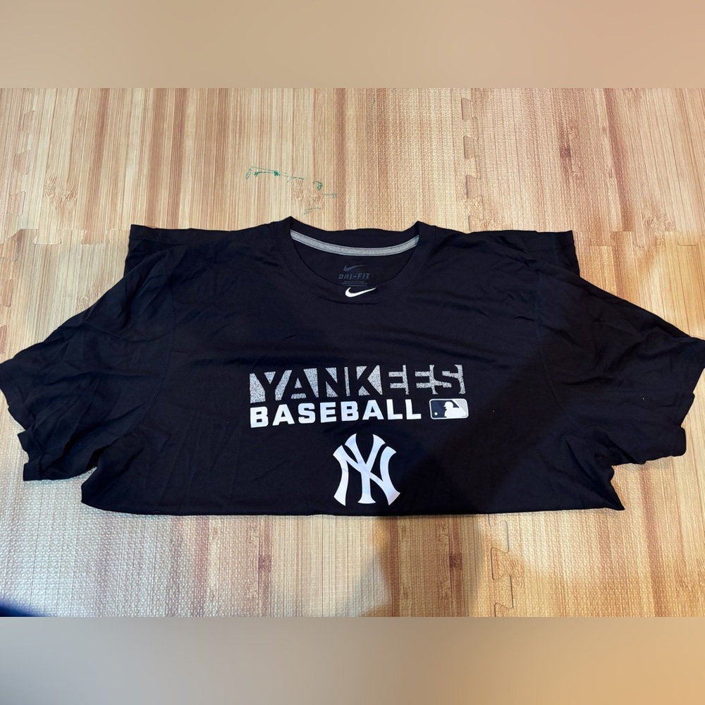 Nike Yankees Dri Fit